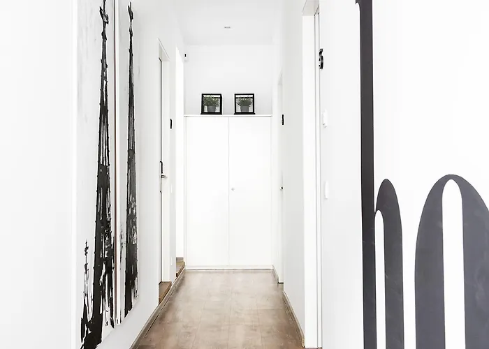 1st Floor 2 Hotell 4*