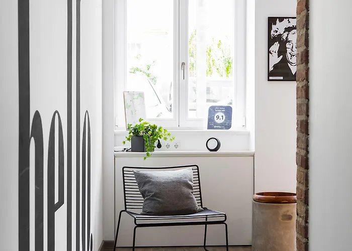 1st Floor 2 Hotell 4*