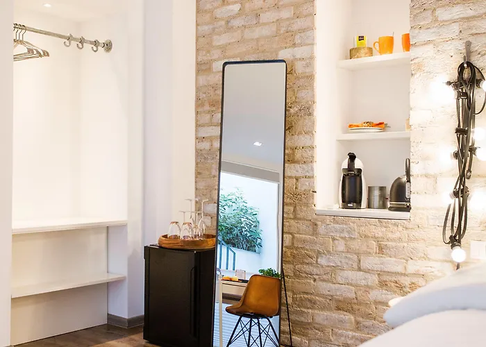 1st Floor 2 Hotell 4*