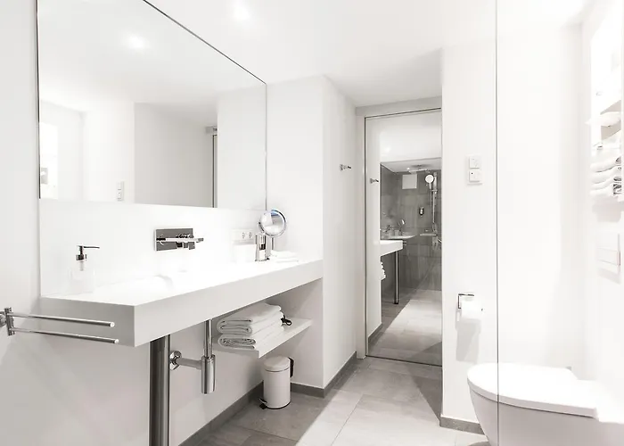 1st Floor 2 Hotell 4*