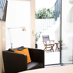1st Floor 2 Hotel 4*