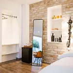 1st Floor 2 Hotel 4*
