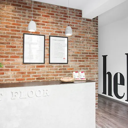 1st Floor 2 4* Keulen