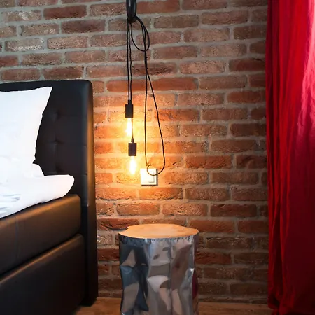 Отель 1st Floor 2 4*