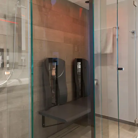 1st Floor 2 Отель Кёльн