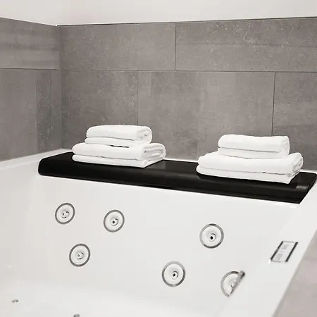 Отель 1st Floor 2 Кёльн